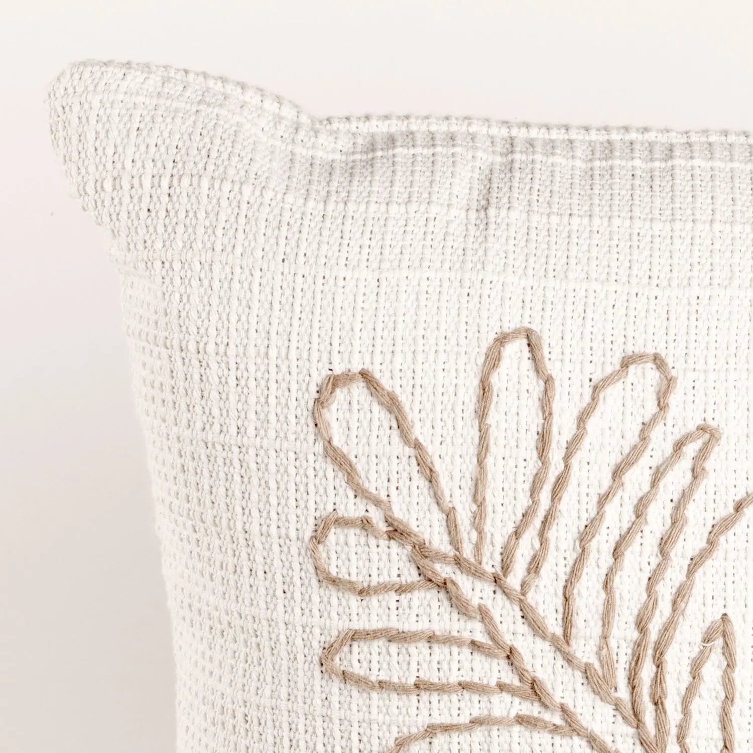 Kit com 3 Almofadas Florear 45 x 45 cm - Cru c/ Caramelo