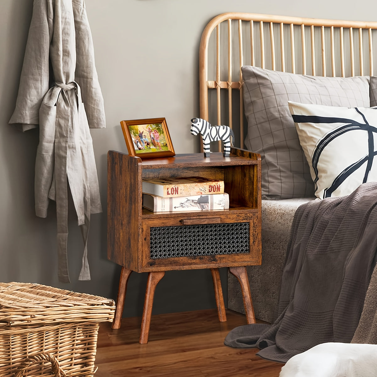 Mesa de Cabeceira de Vime Lerliou em Rattan